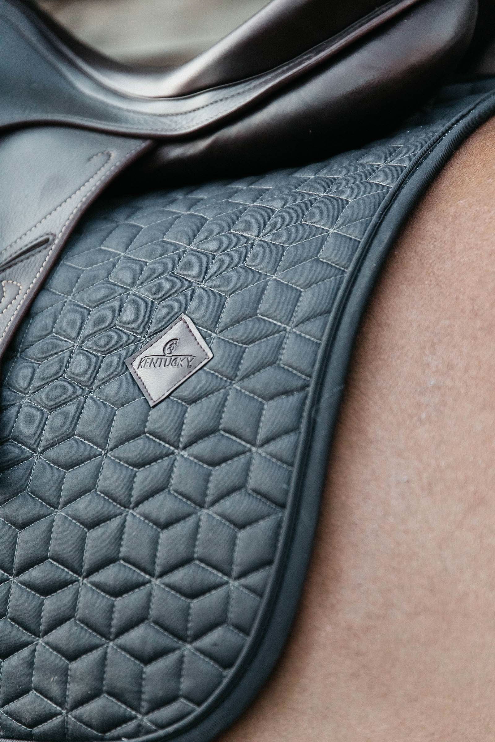 Pack shot 2