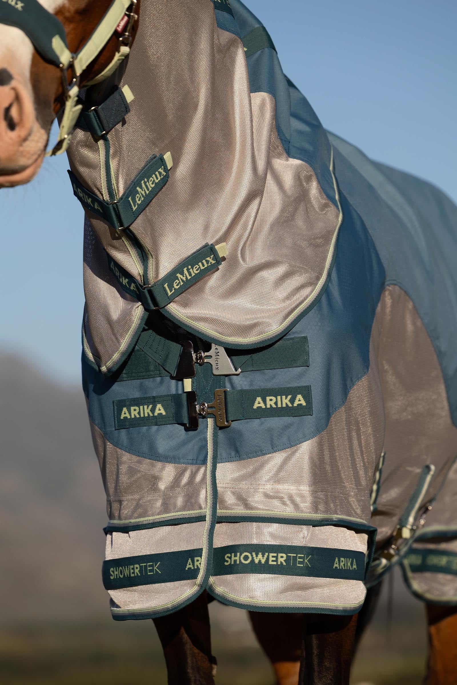 LeMieux Arika Camo Shower-Tek Fly Rug w. Detachable Neck Horse Rugs