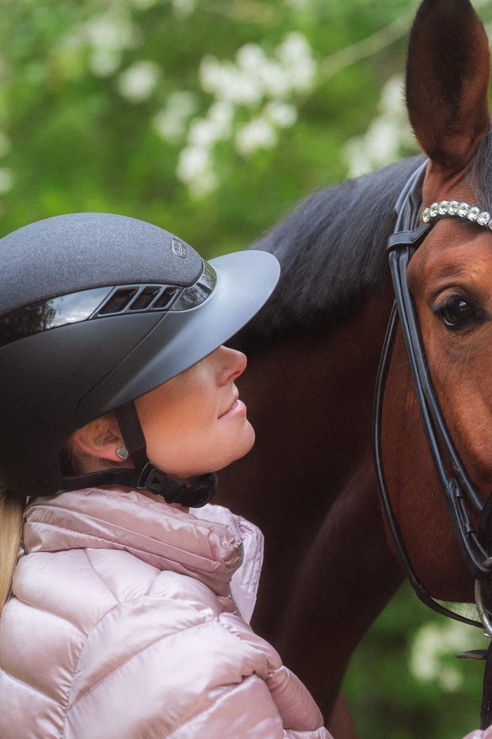 Abus Airluxe Supreme Glam Long Visor Riding Helmet Safety Equipment