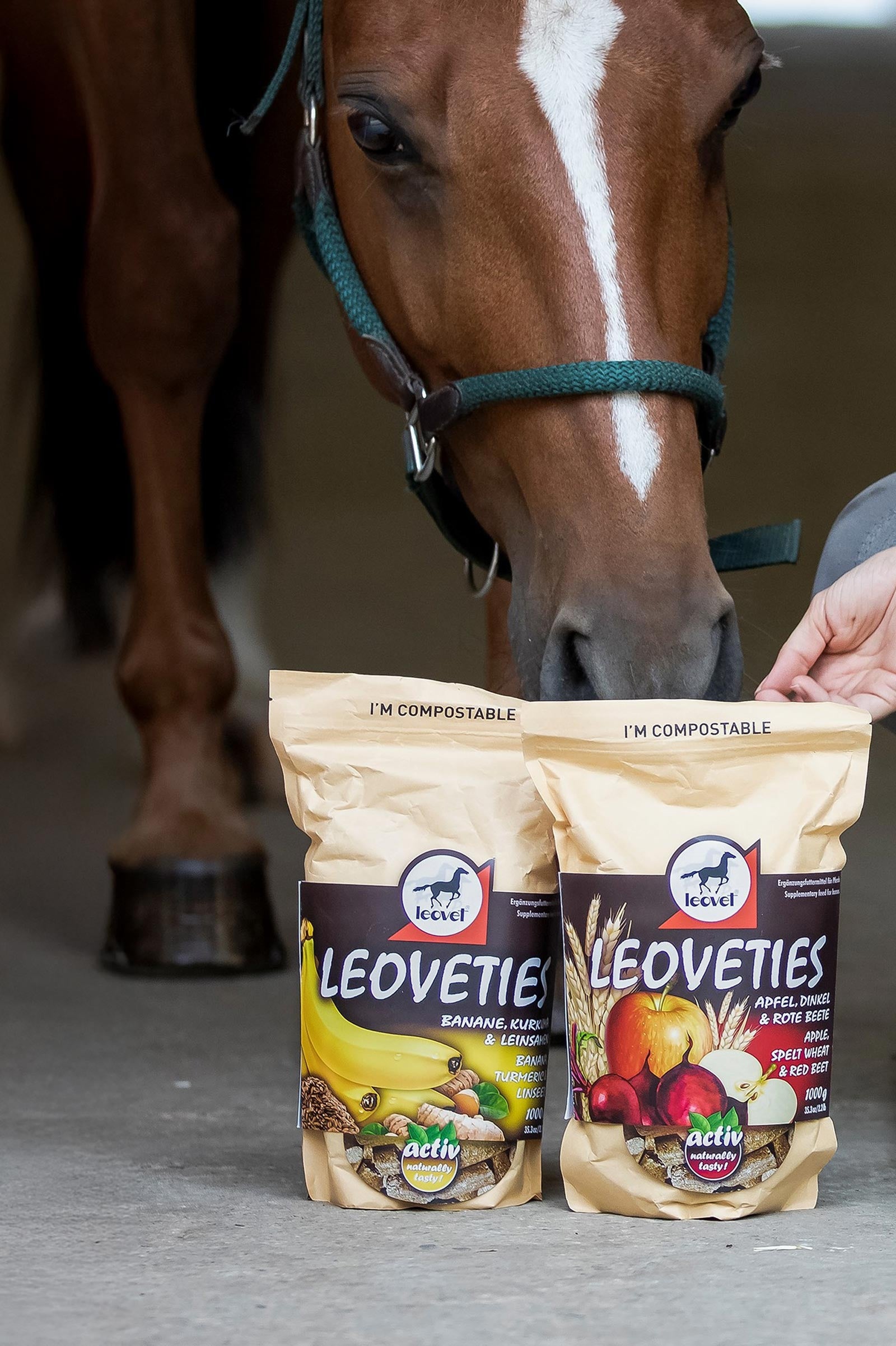 Leovet Leoveties Banana, trumeric and linseed, 1 Kg Horse Feed & Nutrition