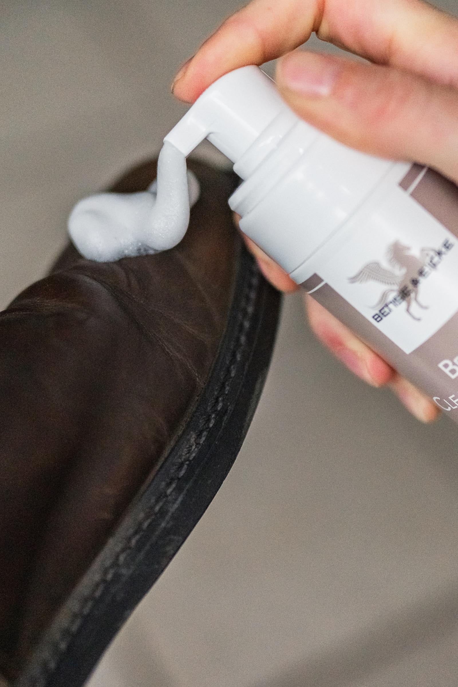 Bense & Eicke Brilliant Cleaning Mousse, 200 ml Horse Health Care