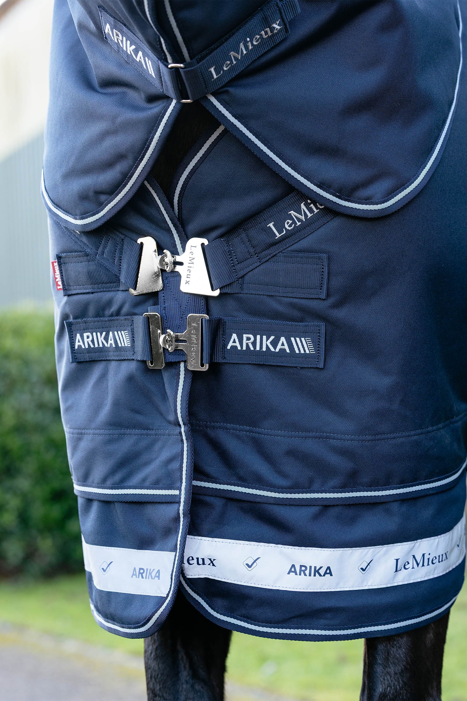 LeMieux Arika Storm-Tek Rug With Detachable Neck, 200 g Horse Rugs