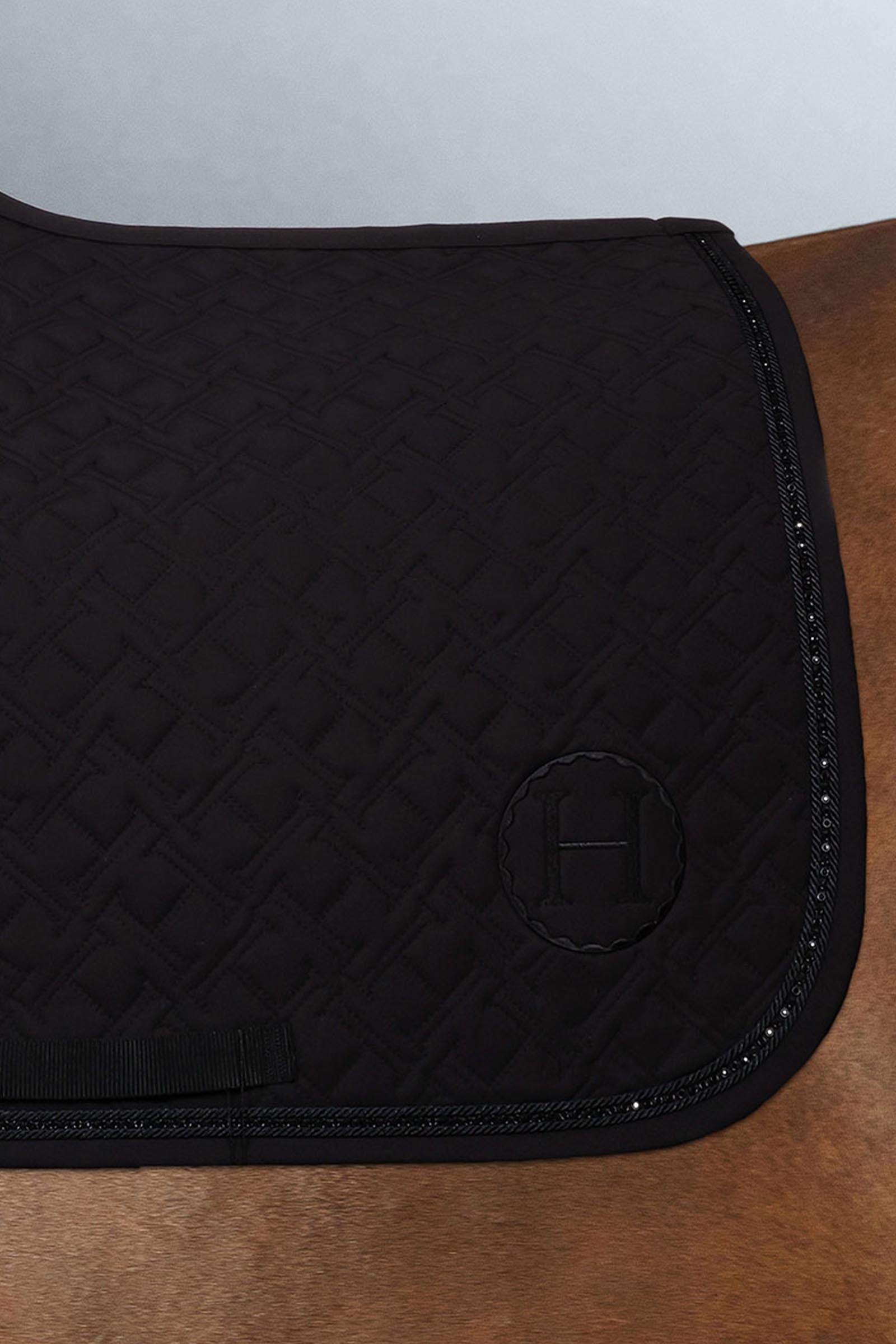 Pack shot 4