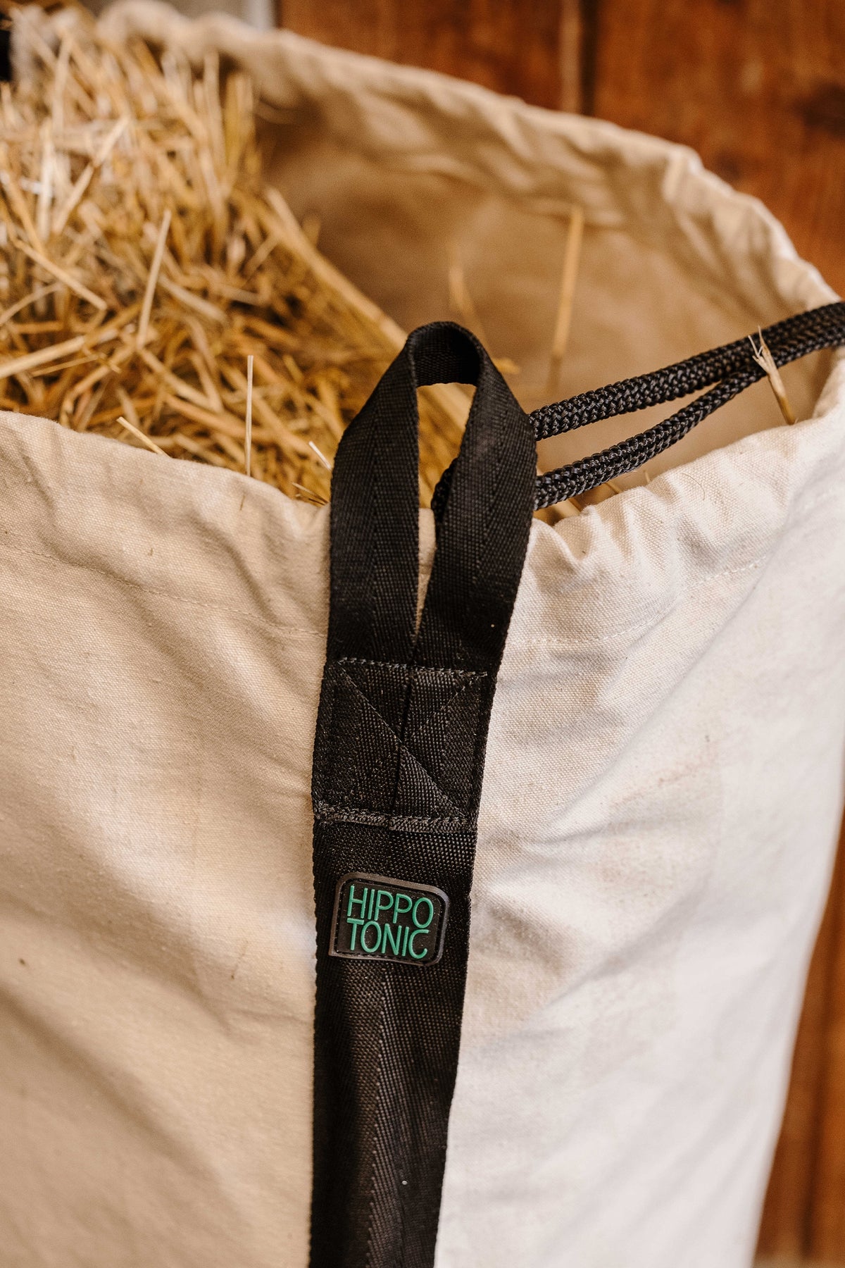 HIPPOTONIC Transport Hay Bag (80 x 70 cm) Horse Feeders & Waterers