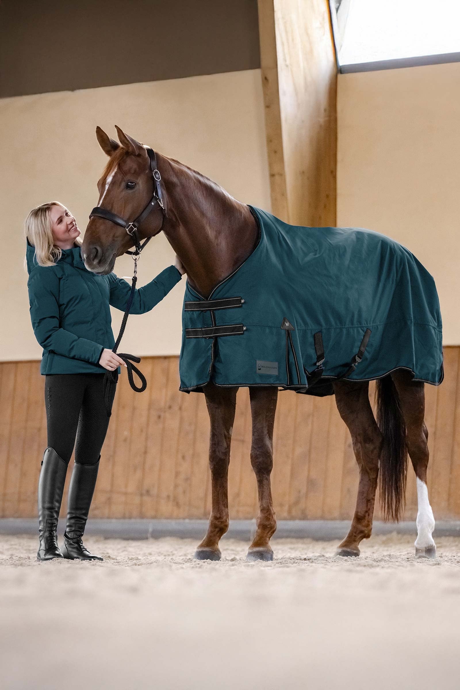Waldhausen Arctic Outdoor Rug With High Neck, 100 g Horse Rugs