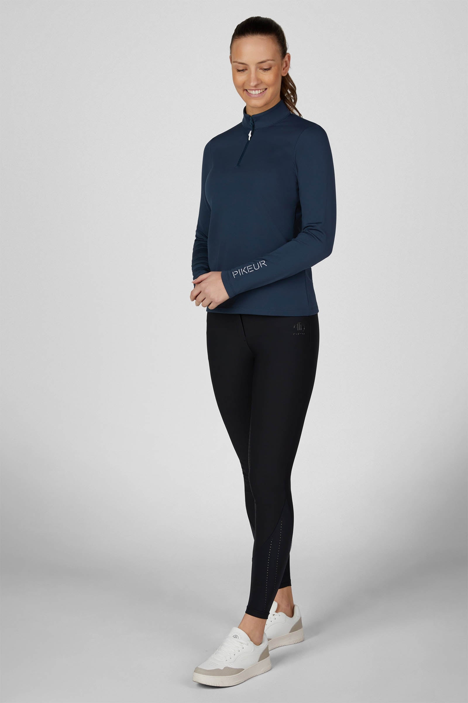 Model shot 3
