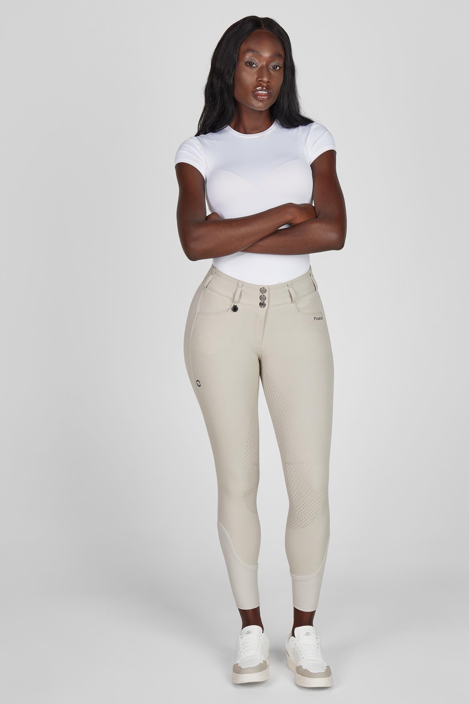 Model shot 2