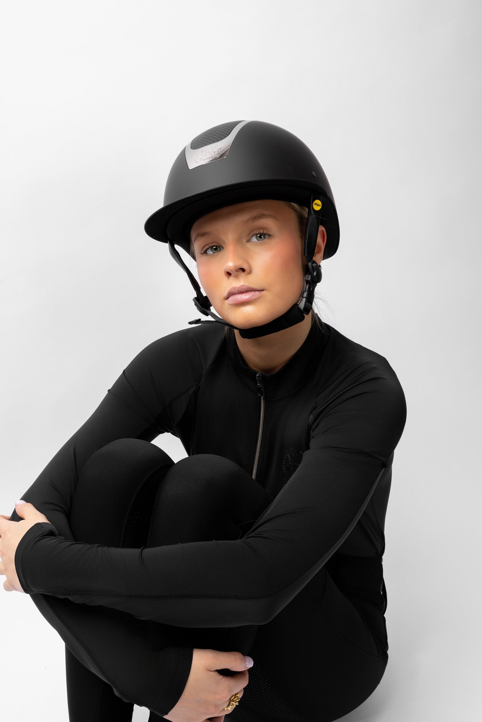 B Vertigo Majoris MIPS Technology II Riding Helmet Safety Equipment