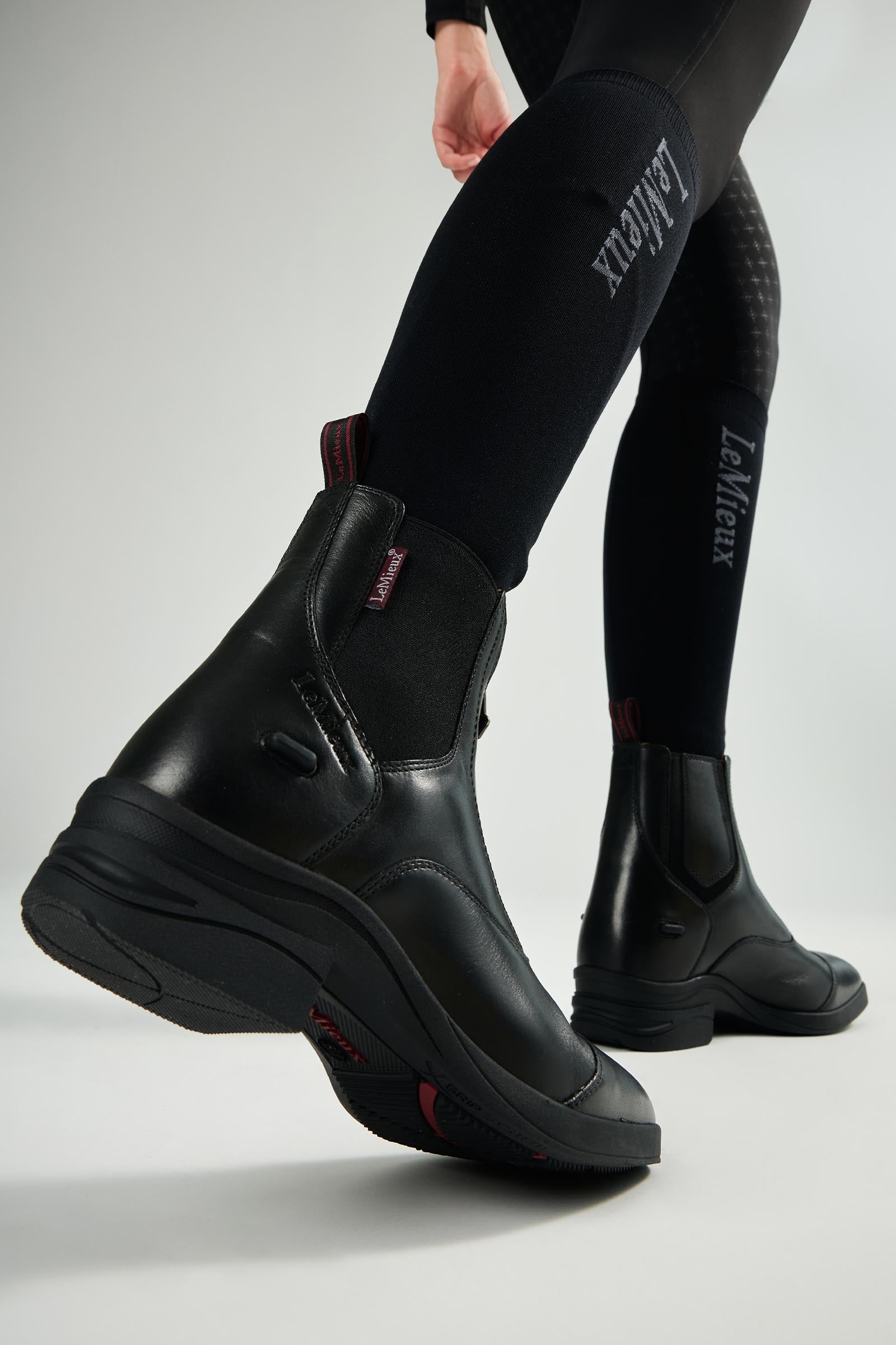 Model shot 3