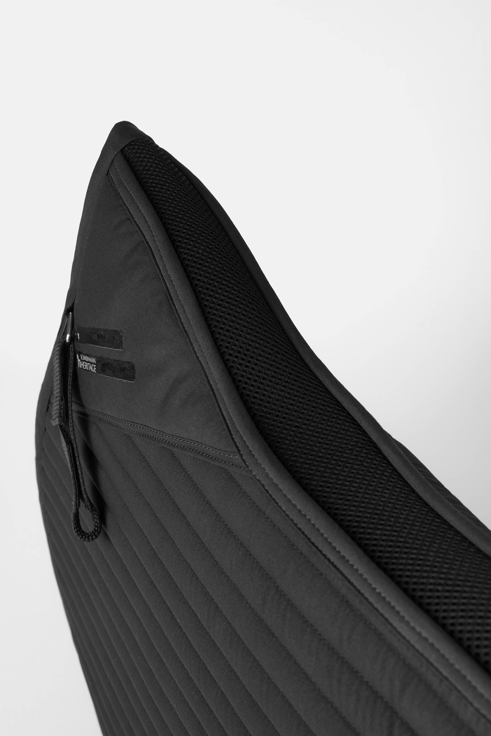Pack shot 6