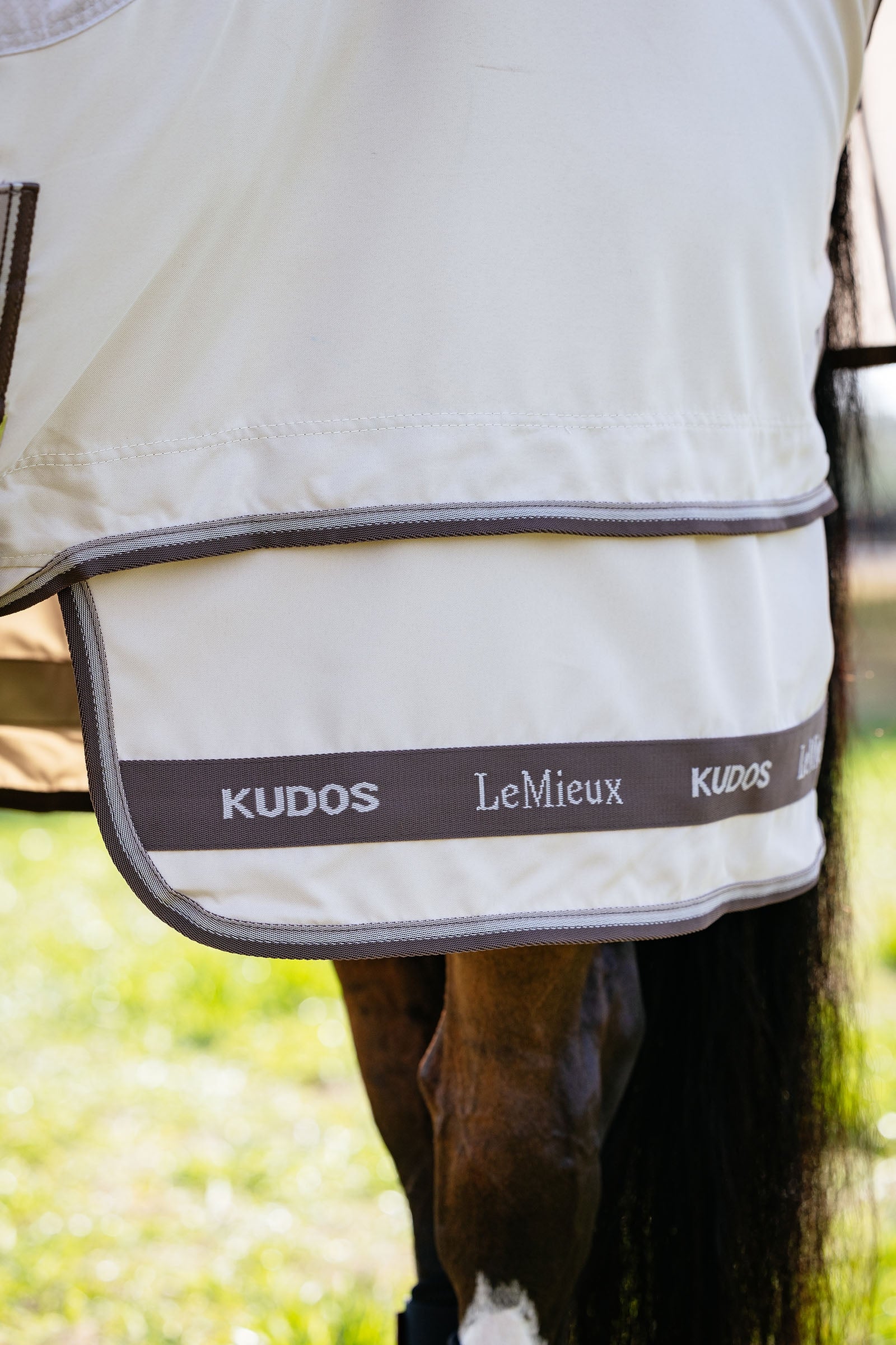 LeMieux Kudos Shower Pro Sweet Itch Rug With Detachable Neck Horse Rugs